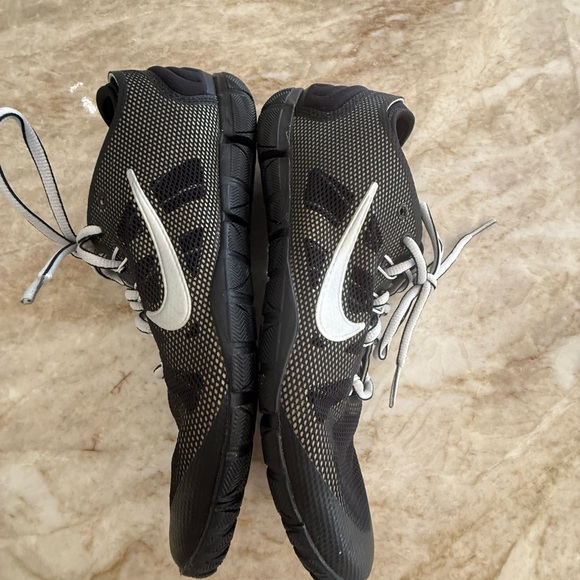 Nike free run bionic Black and White Athletic Shoes with Mesh Upper barefoot - Picture 5 of 9